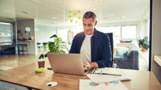 検索に疲れた50代へ。AIを「調べる道具」から「相棒」に変えた話