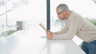 テレビはノイズだ。50代が「脳のメモリ」を守る情報断捨離