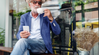 50代のSNS疲れは仕様。「見るだけ」非同期運用で最適化する術